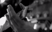 Johnny B Beast piedāvā jaunu dziesmu "Hold on"