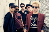 Dziesma: Sum 41 - Out For Blood